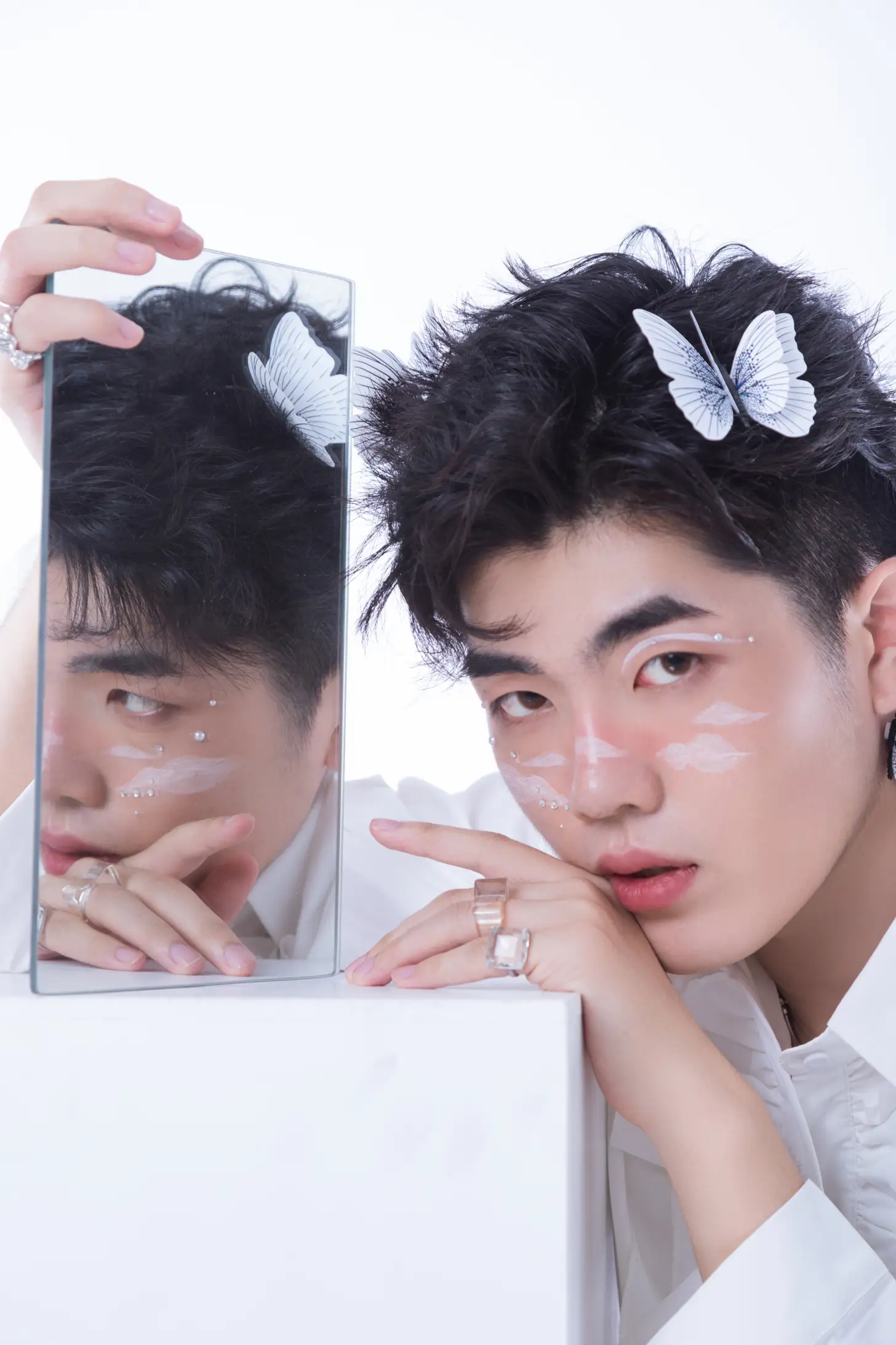 [YITUYU] 2022.07.09 Vol.1422 – White Butterfly Andrew Chen#[23P]-23